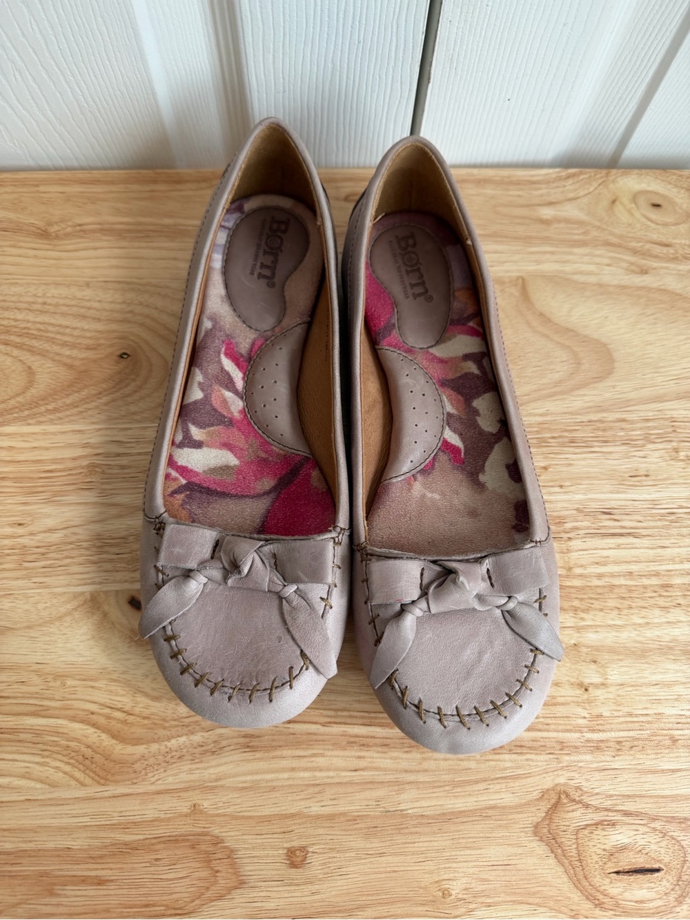 Born Tan Taupe Leather Ballet Flats 7 Bow Round Toe Moccasins Comfort Classic